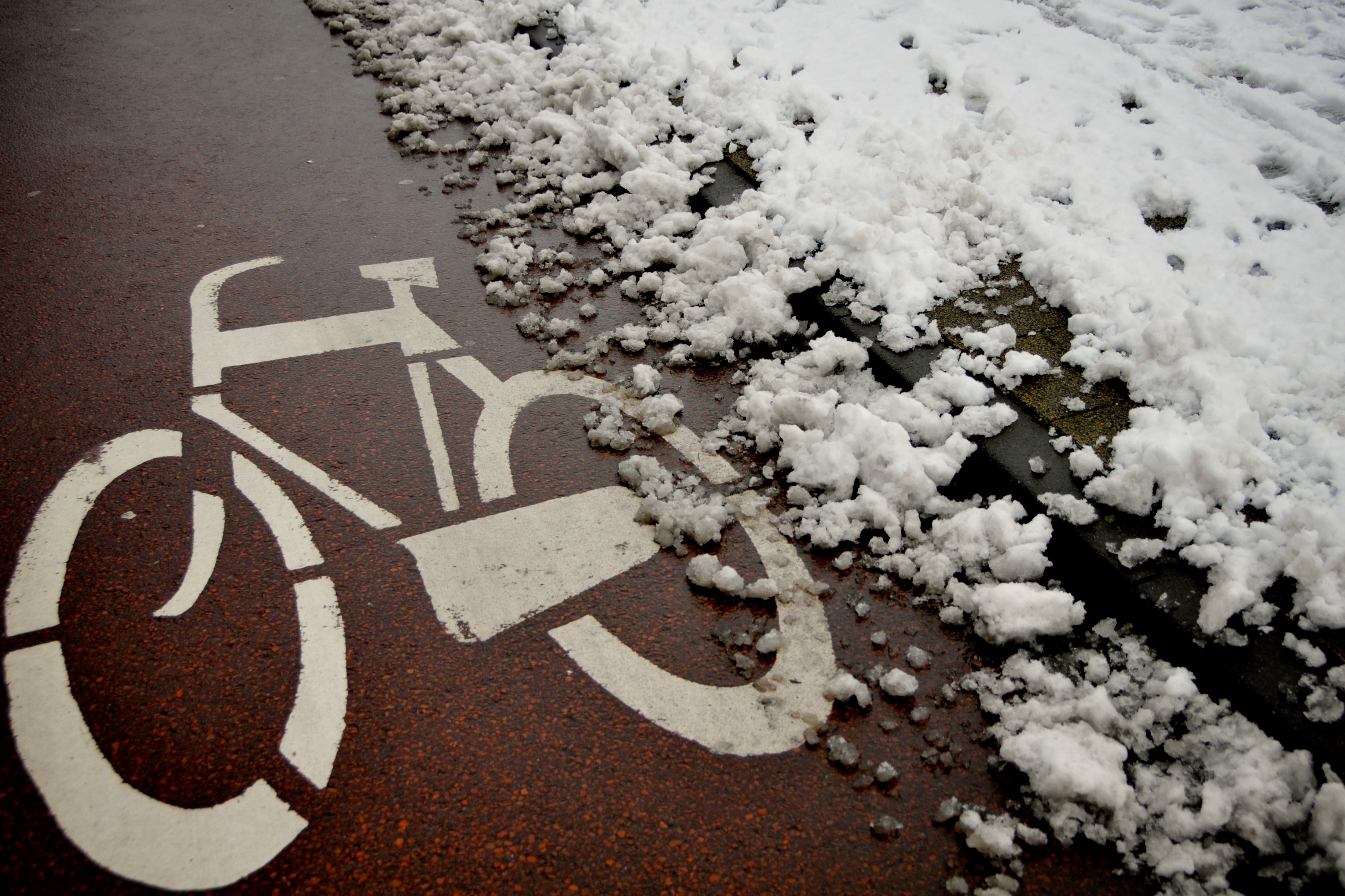 Bike lane_cycling tracks